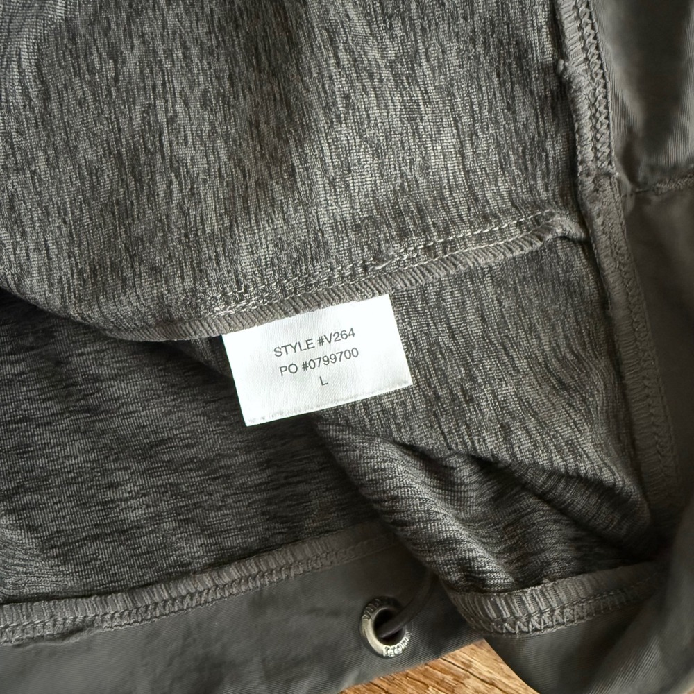 Vuori Strato Tech Performance Hoodie Mens Large Charcoal Heather Pullover - Picture 7 of 8